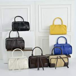 Picture of Loewe Handbags _SKUfw239909461fw